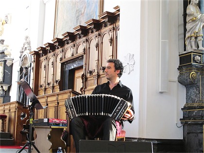 Daniele di Bonaventura entlockt dem Bandoneon unglaubliche Facetten.